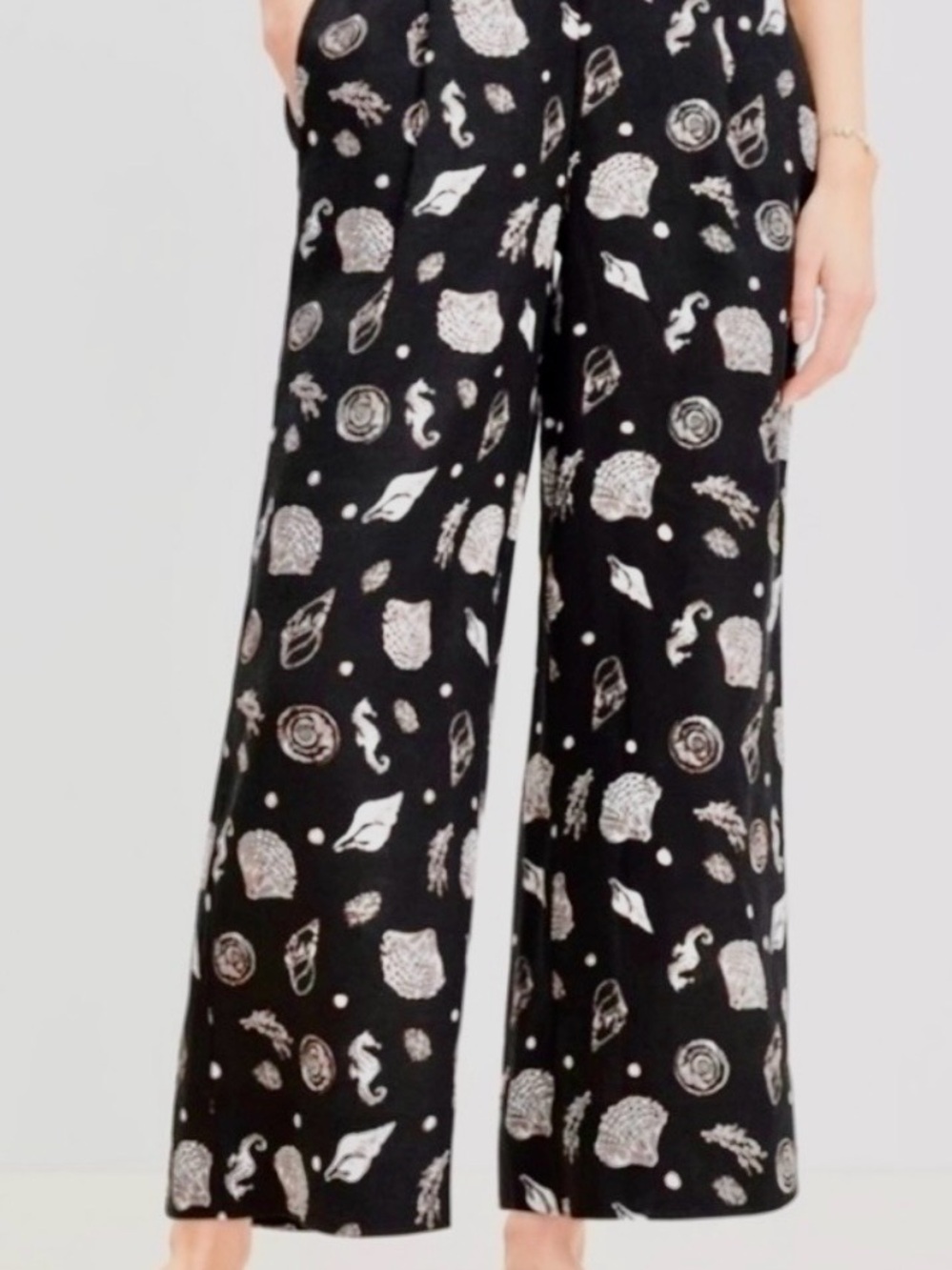 LOFT 100% Linen Black Wide Leg Pants with White Seashell Motif